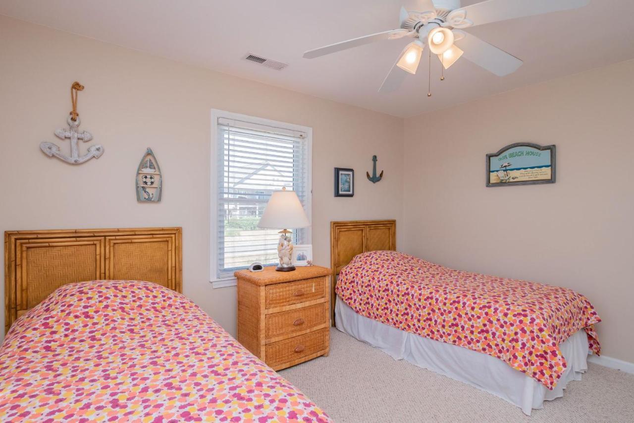 Katie Lou'S Place By Oak Island Accommodations Caswell Beach Eksteriør bilde