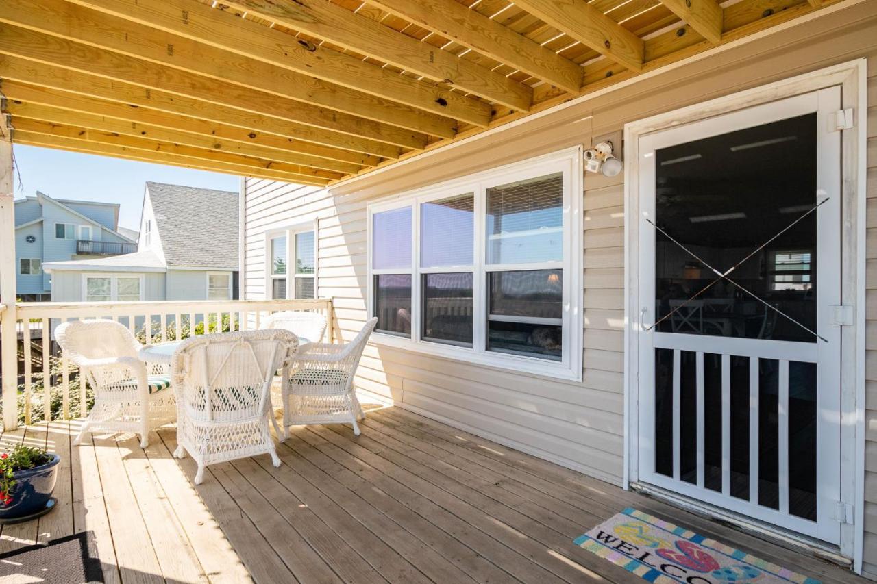 Katie Lou'S Place By Oak Island Accommodations Caswell Beach Eksteriør bilde